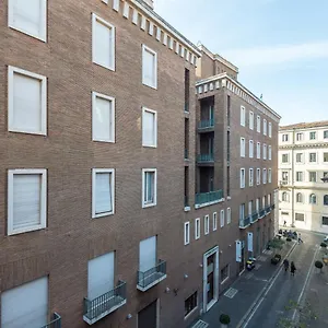  Apartment Ara Pacis Luxury By Caprirooms